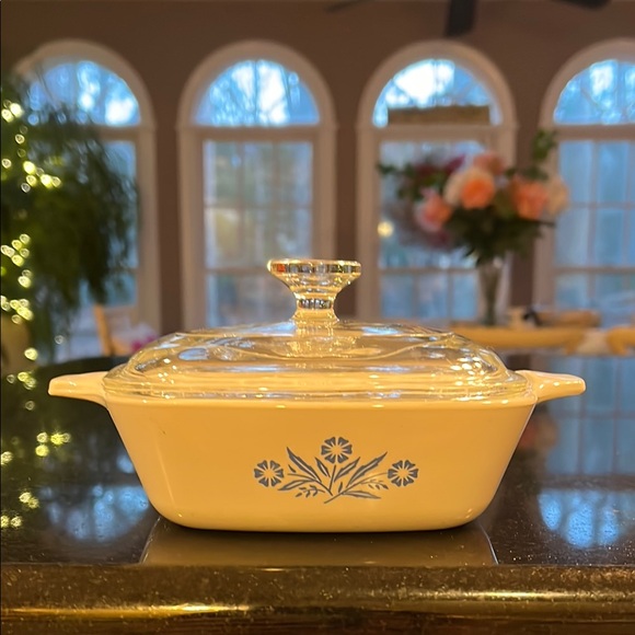 "Cornflower Blue" - Petite Pan with Glass Lid by Corning (P-41-B) - Picture 2 of 12